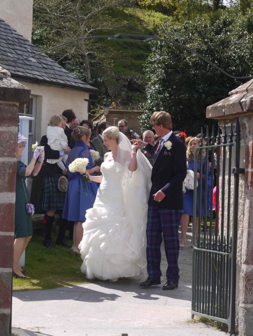 East Church, Cromarty Victoria and Daniel wedding